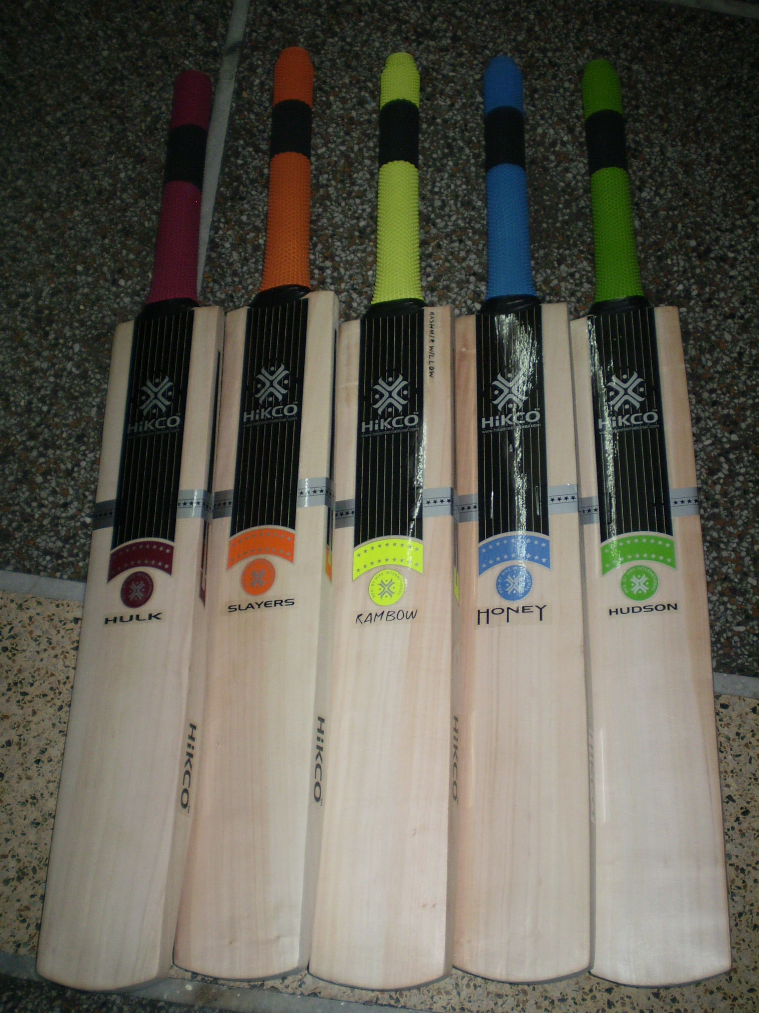Cricket bat-011
