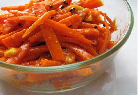 Carrot Pickle, Taste : Spicy