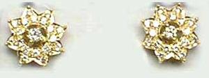 GEW-00014 18 kt gold with diamond earring