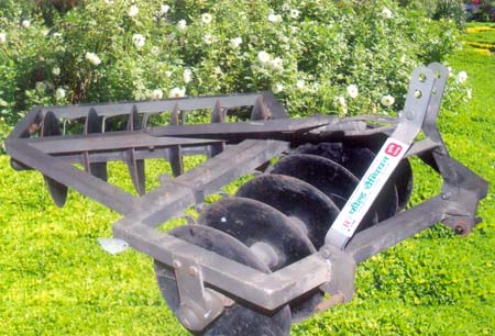 Filed Champion 100-200kg Carbon Steel Disc Harrow For Agriculture