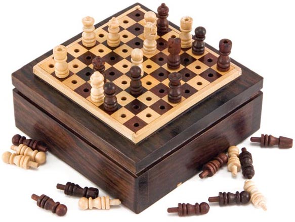 Rosewood Pegged Chess Set