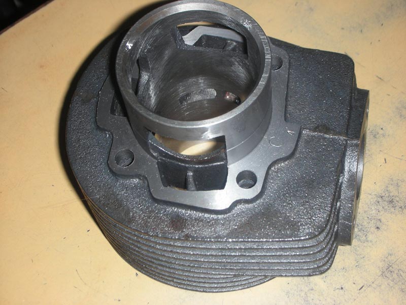 Two Stroke Cylinder