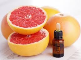 Light Yellow Liquid Grapefruit Oil, for Medicinal Purpose, Cosmetics Use, Purity : 100%