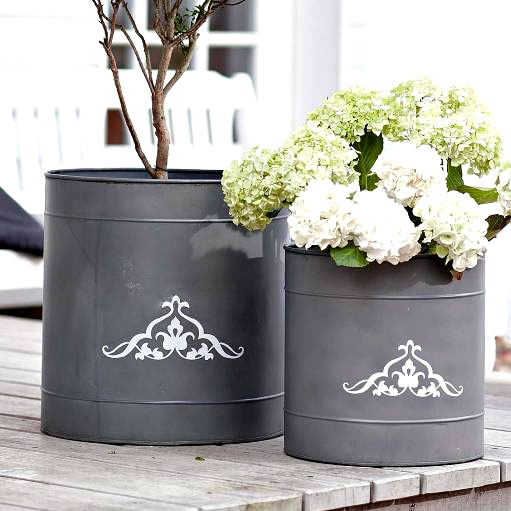 Non Polished Dotted Iron Planter, Capacity : 0-10ltr, 10-20ltr, 20-30ltr, 30-40ltr