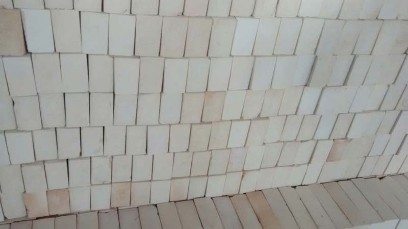 Clay Lightweight Insulation Bricks, Size : 9 X 4.5 X 3 Inches