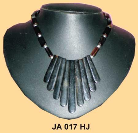 Horn Necklace - Ja 17 Hj