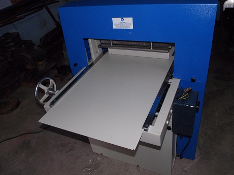 fabric sample cutting machine
