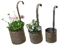 Metal planter pots