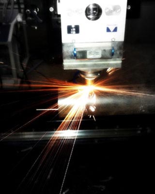 Fiber laser cutting machine, Certification : ISO 9001:2008