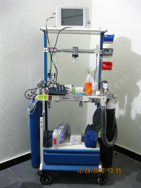 SURGICALS Anesthesia Machine, Patient Mointor