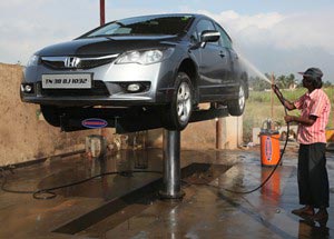 Hydraulic Car Washing Lift.