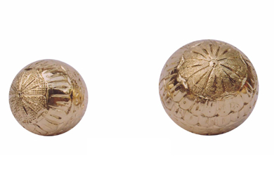 Wooden decorative balls