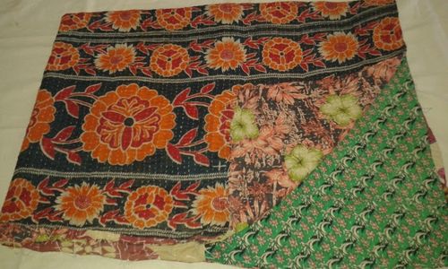 Cotton Vintage Kantha Quilts, for Home Use, Hotel Use, Technics : Embroidered, Handloom, Machinemade