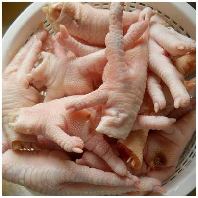 Frozen Chicken Feet and Paws