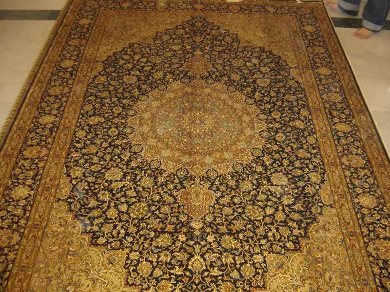 9 X 12 Silk On Cotton Carpet