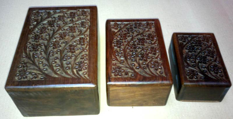 Brown Rectangular Polished Wooden Pet Urns, For Decoration, Style : Modern