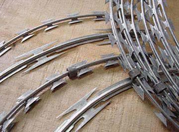 Galvanized Concertina Wire, for Cages, Construction, Fence Mesh, Filter, Length : 0-10mtr, 10-20mtr