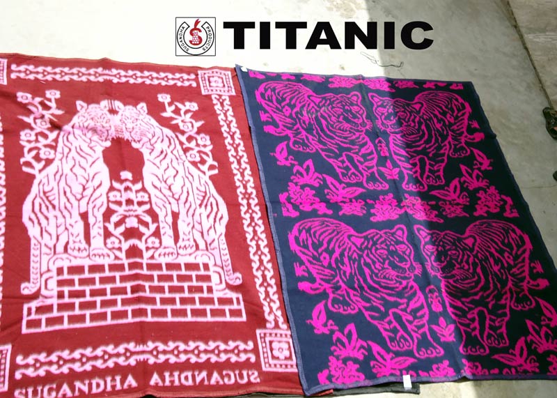 TITANIC Acrylic Woolen Blankets