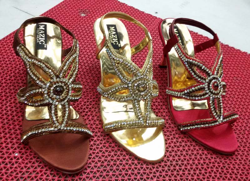 Buy ELLE Rose Gold Synthetic Buckle Women's Party Wear Sandals | Shoppers  Stop-thephaco.com.vn