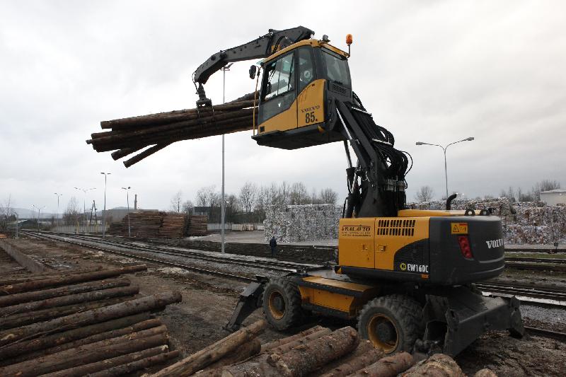 Excavator Hanging Grabs
