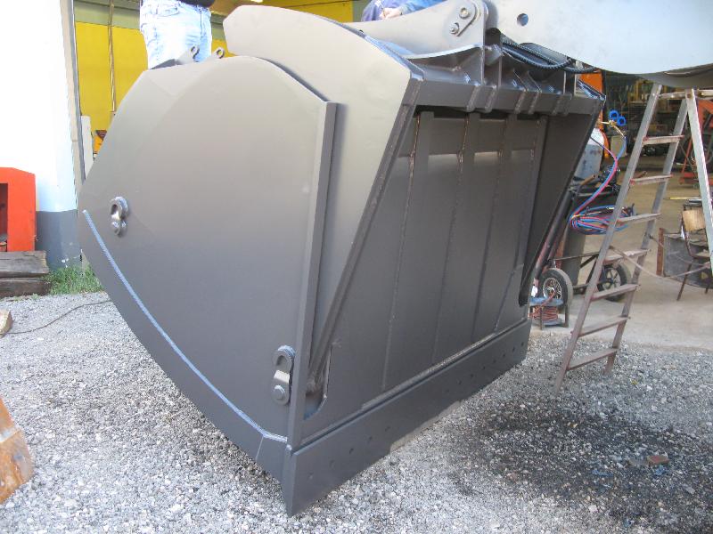 Loader High Tip Bucket With Side Cylinder