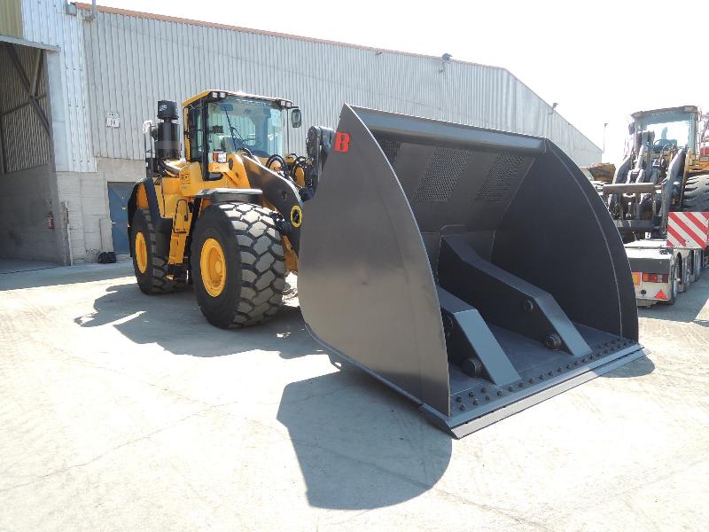 Loader High Tip Bucket Without Side Cylinder