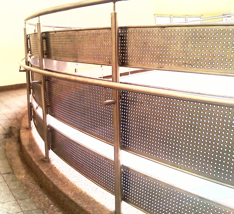 Polished Plain Stainless Steel Balcony Railings, Feature : Attractive Designs, Corrosion Proof, Easy To Fit
