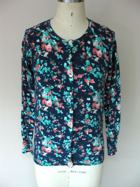 flower print sweater