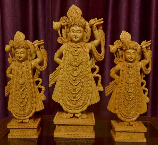 Wooden Srinath Ji Sculpture