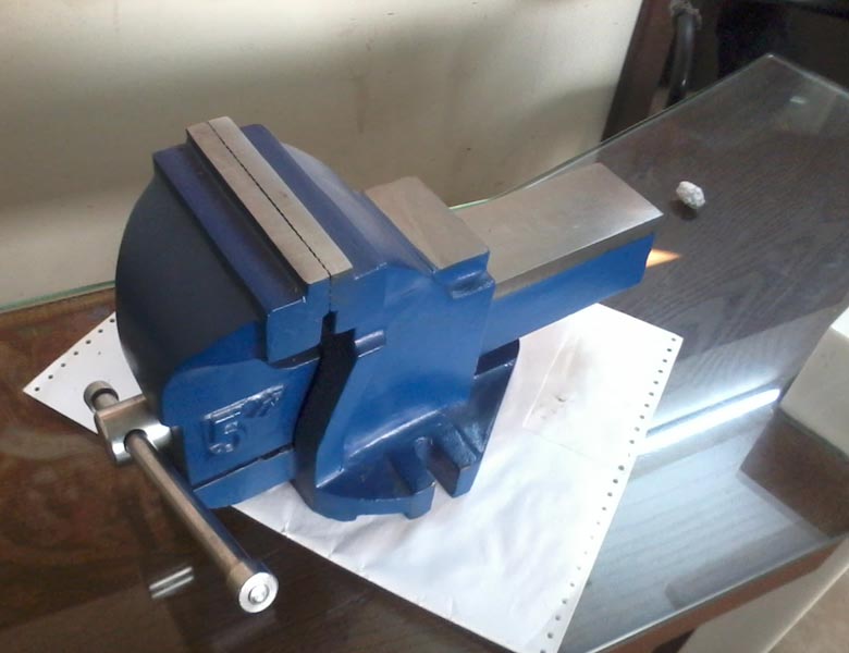 Record Type Bench Vise