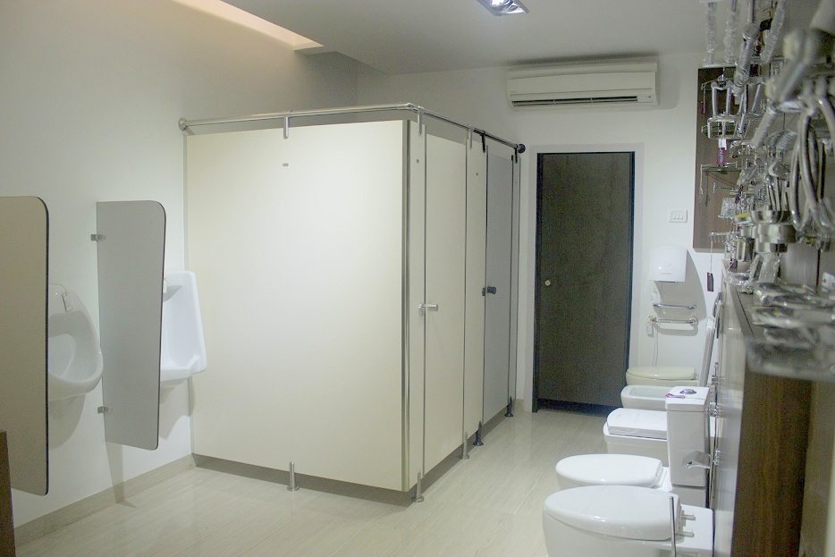 Rest Room Partitions