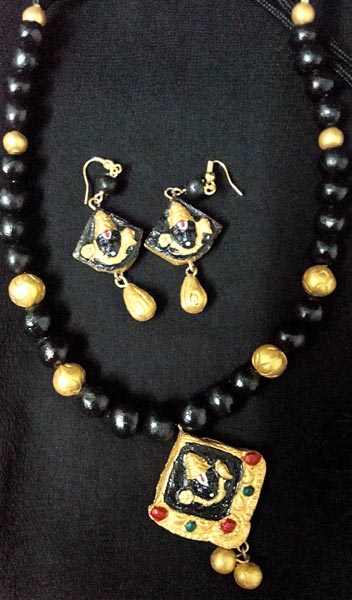 Terracotta Black Beaded Necklace