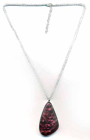 NK 744 Pendant Necklace