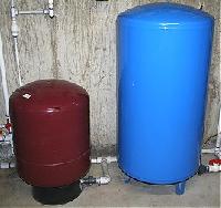 Water pressure tank