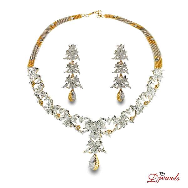 Flower Shape Diamond Necklace Set