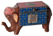 WOODEN ELEPHANT FIGURE BOX/COLLECTIBLE