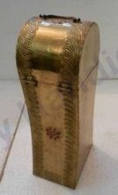 Wooden Metal craved golden wine case