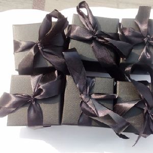 Black gift box for copper scent