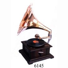 ANTIQUE GRAMOPHONE