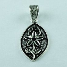 Attractive Design Pendant