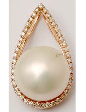 Gold Pearl Pendant