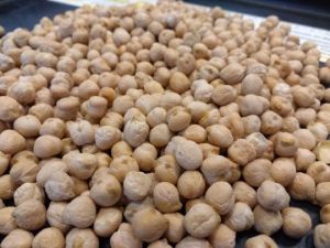 white chickpeas
