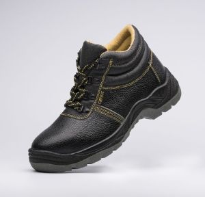 sneakers for construction workers