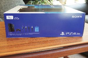 Sony PS4 (Playstation 4) Pro 1TB Jet Black