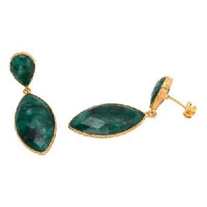 Dyed Emerald Green Gemstone Earring