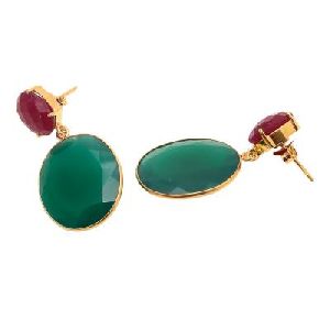 Green Onyx And Dyed Ruby Round Shape Earring