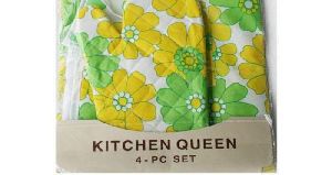 4 pc Kitchen queen set