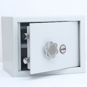 Mechanical Safe Locker