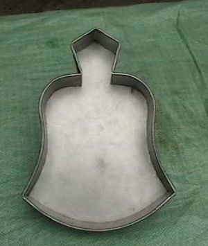 BELL-SHAPED CAKE MOULD