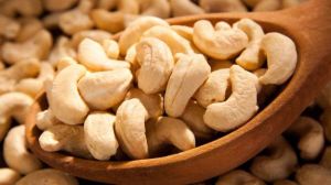 Blanched cashew nuts, Shape : Curve, Slices